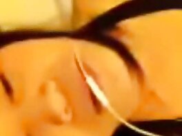 Japansk tjej blir knullad svensk porr trekant på hotellet och öppnar munnen för att ta emot cum