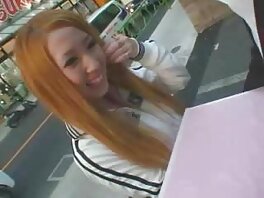 Brittisk pornografibranschstjärna Kaz B och Tallulah retas hårt fri svensk porr kvinna-chick kul